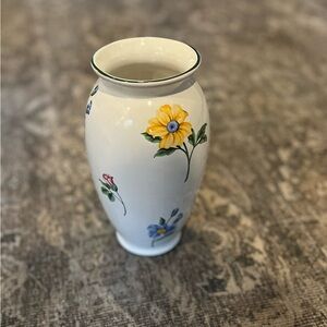 Vintage Tiffany & Co Sintra Floral Blue Pink Yellow Flower White Vase 9"